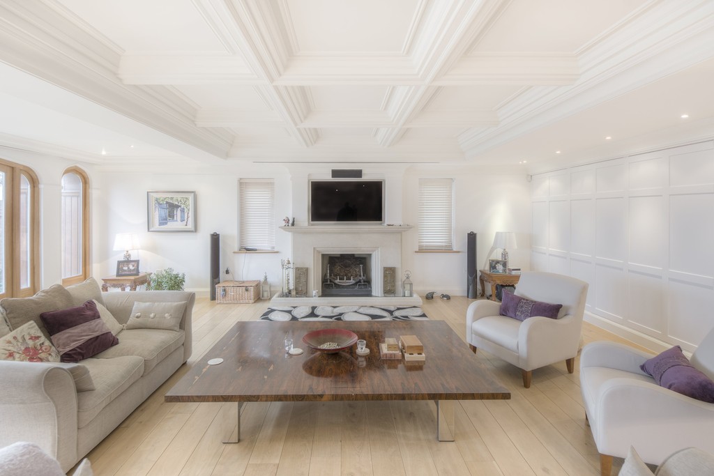 5 Bedroom Property For Sale, Coastal Road East Preston Pegasus Properties