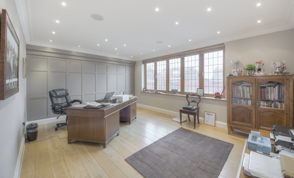 5 Bedroom Property For Sale, Coastal Road East Preston Pegasus Properties