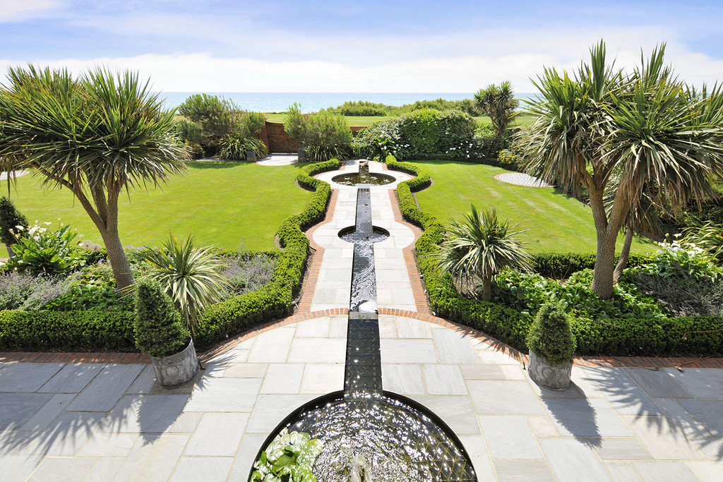 5 Bedroom Property For Sale, Coastal Road East Preston Pegasus Properties