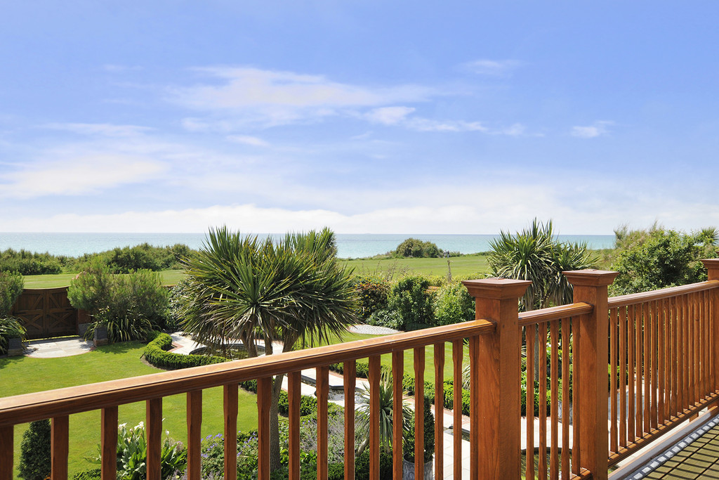 5 Bedroom Property For Sale, Coastal Road East Preston Pegasus Properties