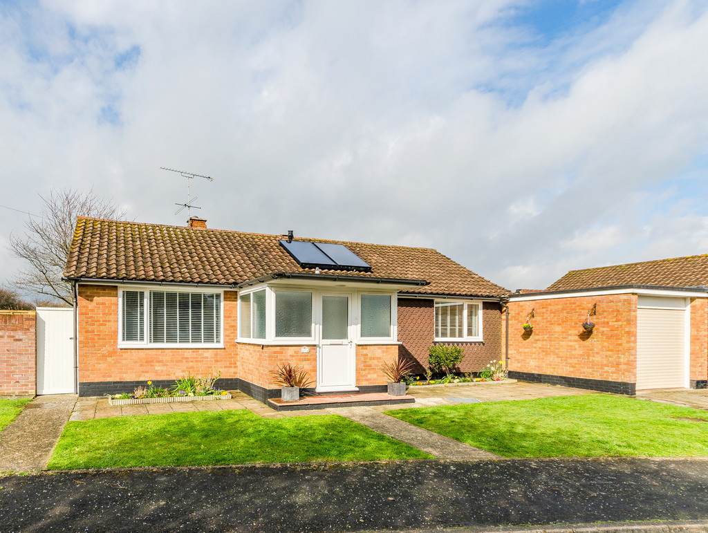 3 Bedroom Property For Sale, Wentworth Close Barnham Pegasus Properties